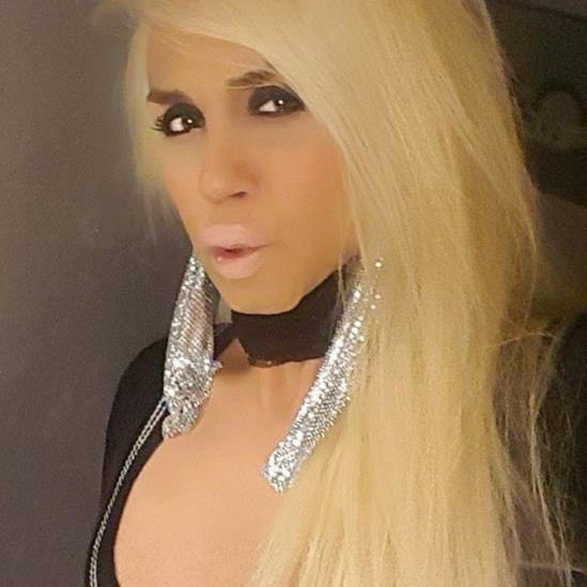 İzmir'de bir kişi evinin önünde ölü bulundu