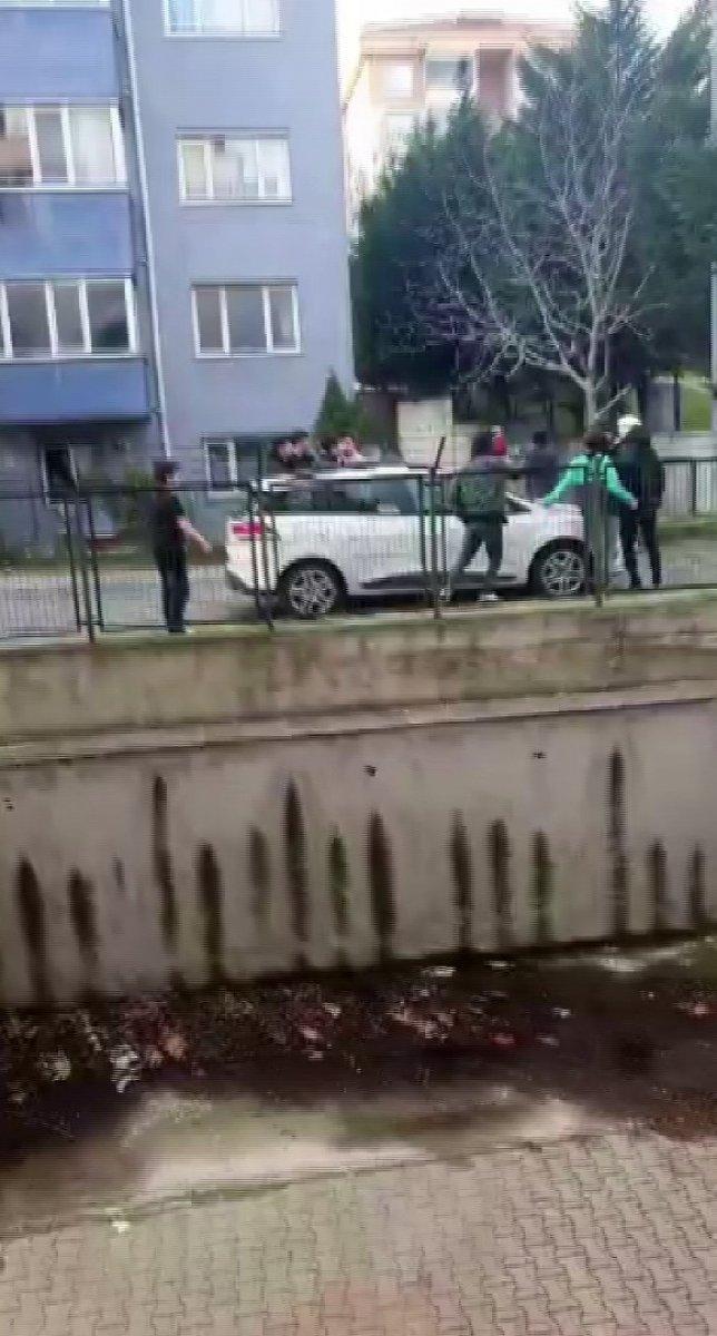 Beylikdüzü'nde yaralanan genç, olay yerine gelen annesine kızdı