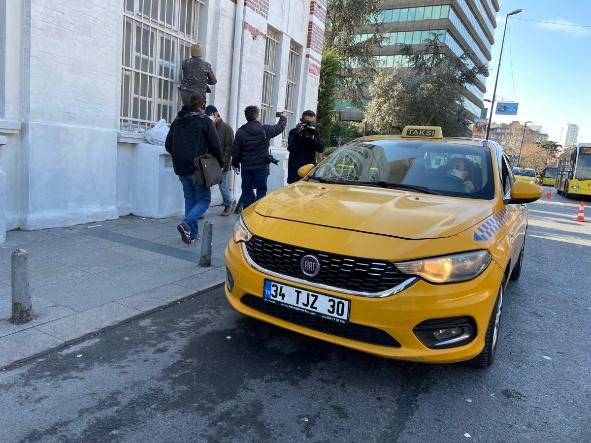 Şişli'de direksiyondayken telefon kullanan taksicilere ceza