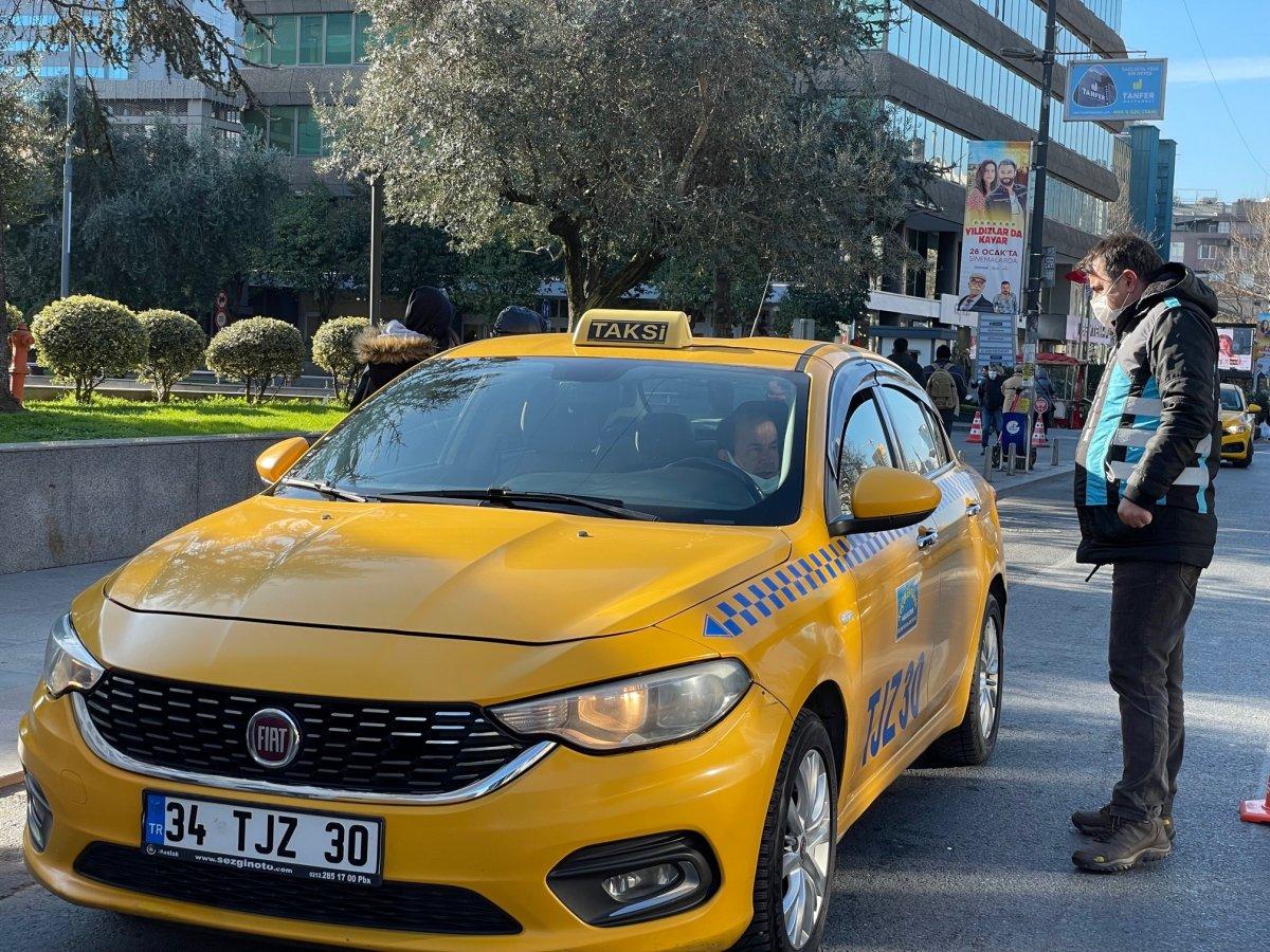 Şişli'de direksiyondayken telefon kullanan taksicilere ceza