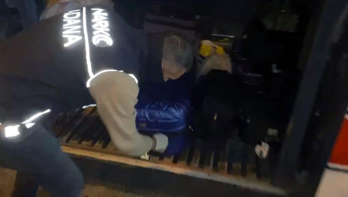 Adana'da valizinden 14 kilo esrar çıktı, 'haberim yok' dedi