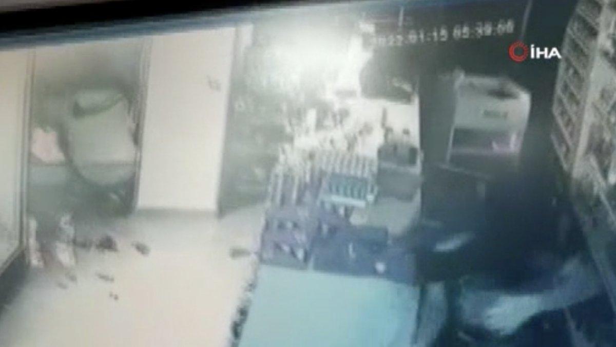 Arnavutköy'de nefes almadan tekeli soyan hırsızlar kamerada