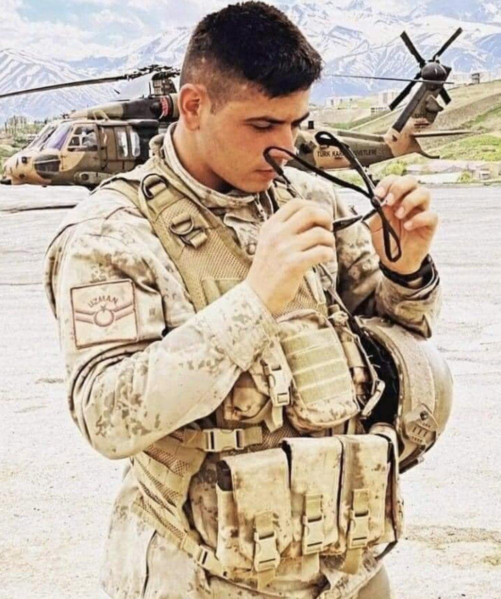 Hakkari’de, köylüler şehidin cenazesi için seferber oldu