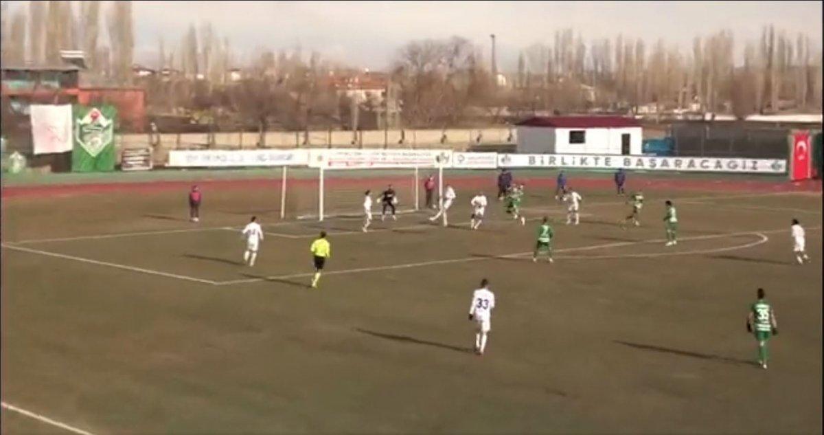 Batuhan Karadeniz'den muhteşem röveşata golü