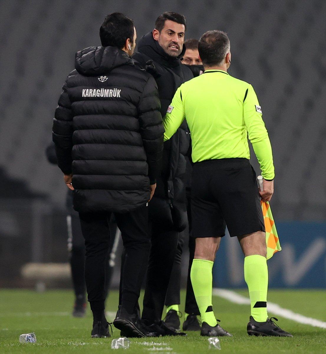 Volkan Demirel kırmızı kart gördü