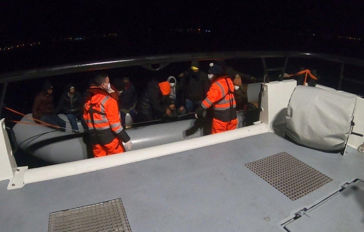 Ayvalık açıklarında, 45 kaçak göçmen kurtarıldı