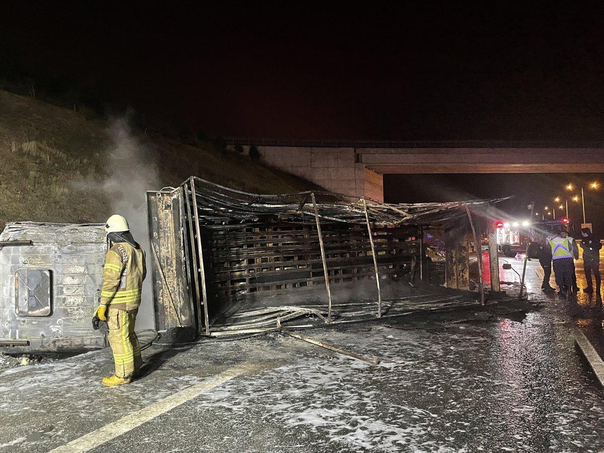 Kuzey Marmara otoyolunda kamyon alev aldı: 1 ölü