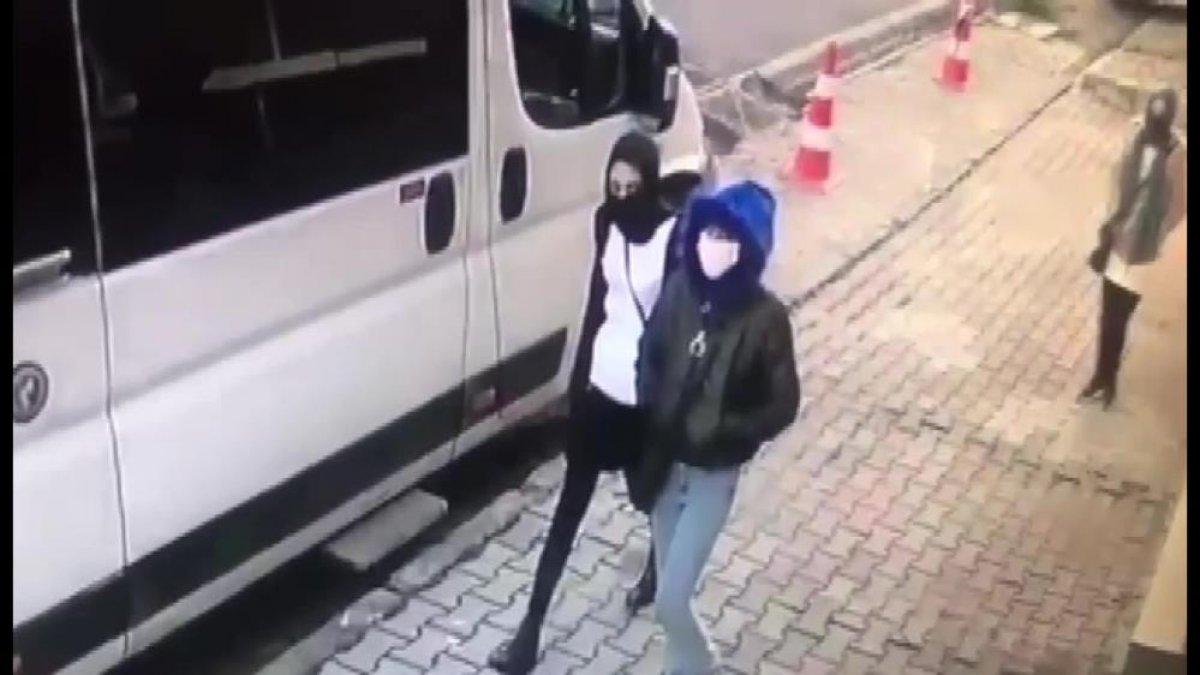 Ümraniye'de pişkin hırsızlar, ev sahibi evdeyken içeri girmeye çalıştı