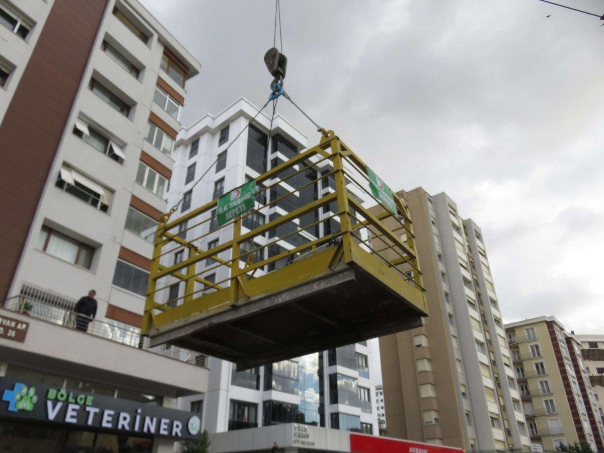 Kadıköy’deki metro inşaatında çalışan işçi, 25 metre yüksekten düştü