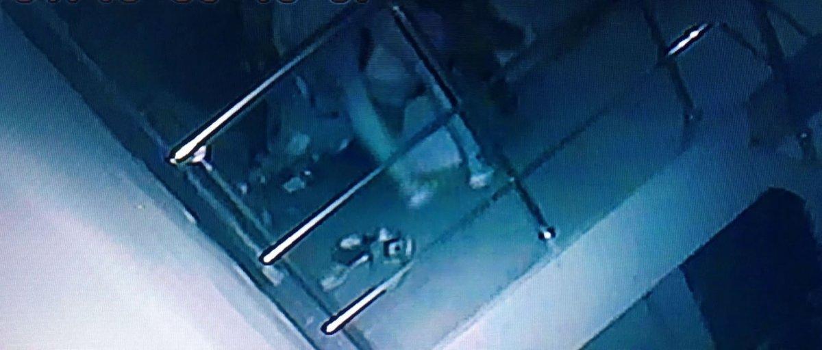 Esenyurt'taki hırsız çaldığı ayakkabılar için not bıraktı