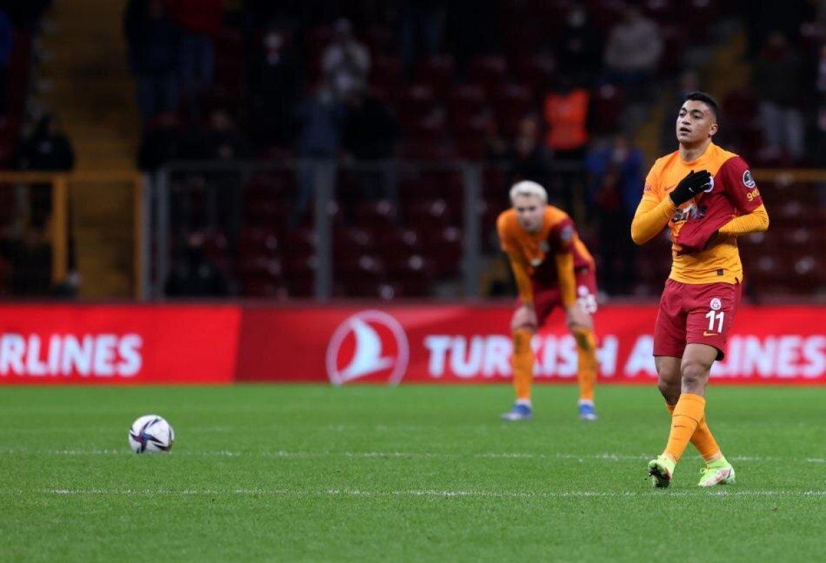 Lyon, Mostafa Mohamed'in peşinde