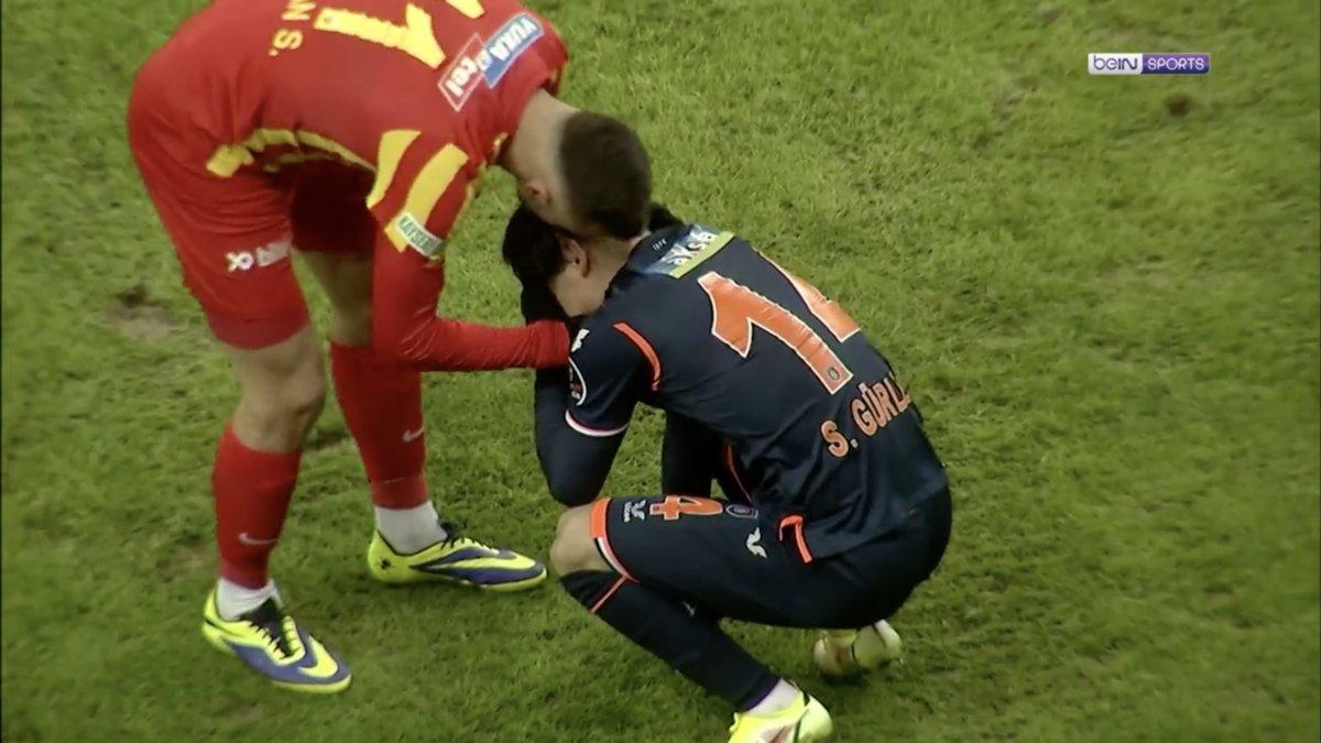 Serdar Gürler, Ahmet Çalık anılırken gözyaşlarını tutamadı