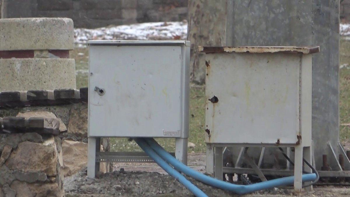 Batman’da, elektik kablolarını çalmak için girdiği panoda öldü