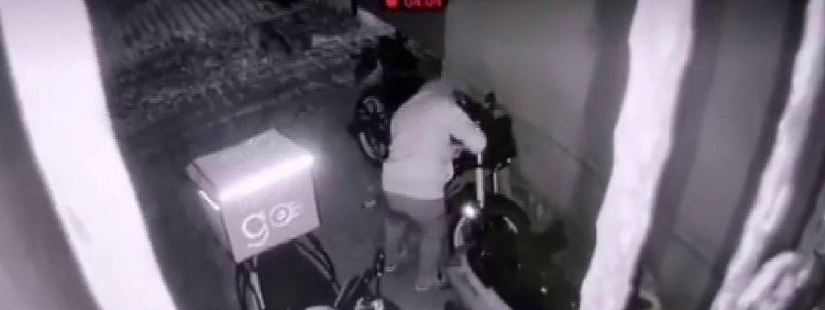 Beylikdüzü'nde motosiklet hırsızı kamerada