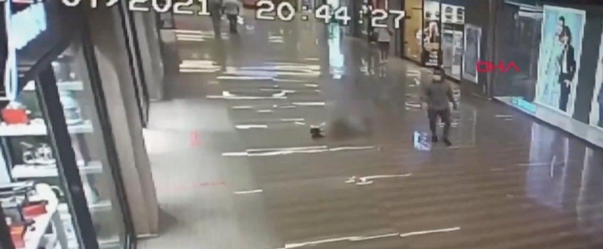 Bakırköy’de, AVM’de 11 yaşındaki çocuğu darbeden şahsa hapis cezası