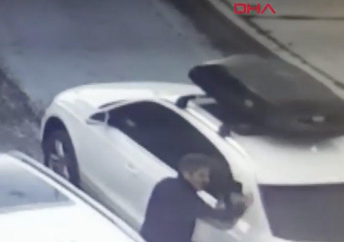 Bakırköy'de iş insanına 6 köpek saldırdı