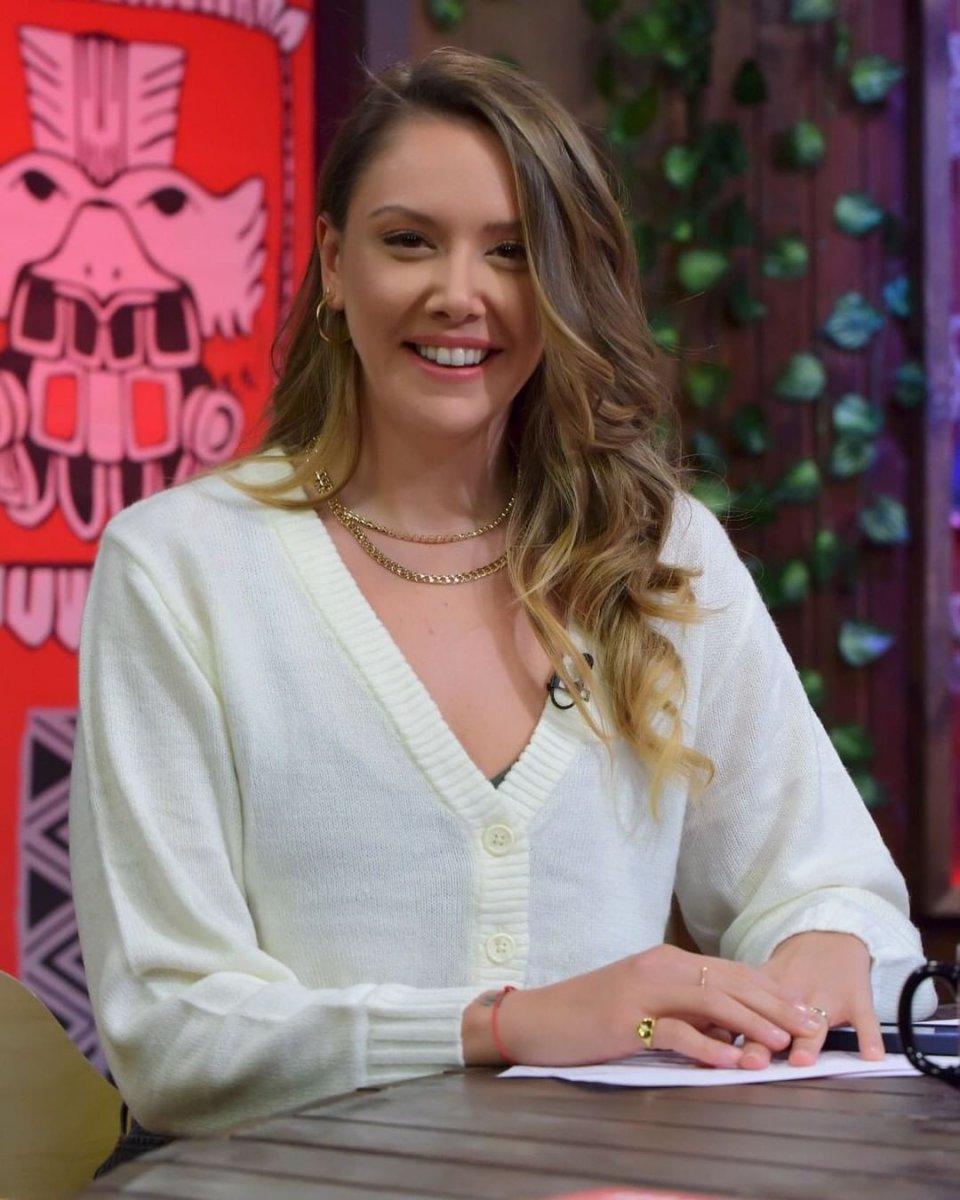 Kübra Açıl, Acun Ilıcalı ile çalışmaya başladı