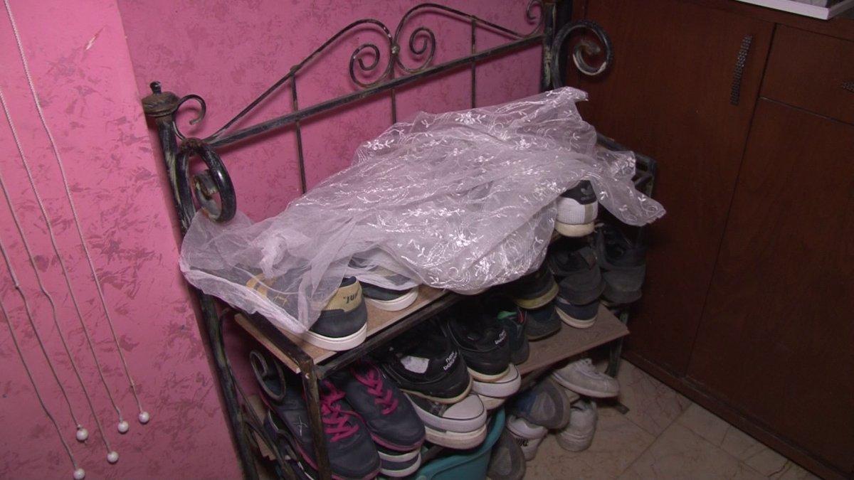 Esenyurt'taki hırsız çaldığı ayakkabılar için not bıraktı