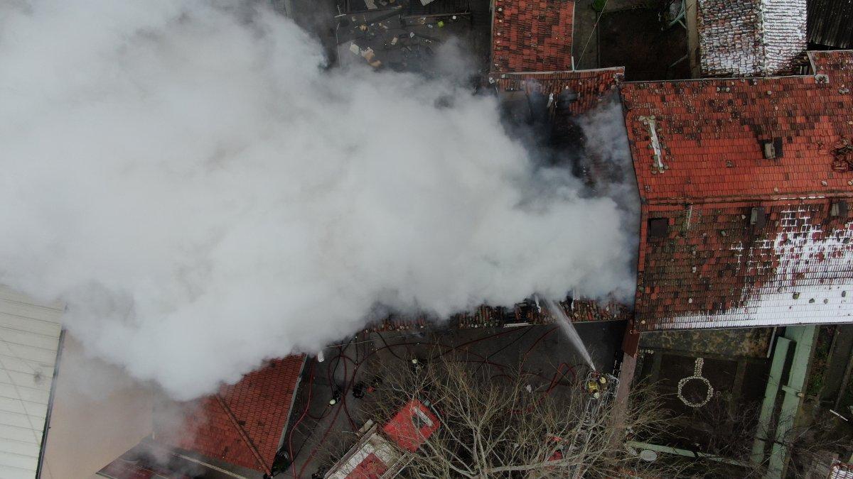 Bursa'da ailesine kızıp evini yaktı