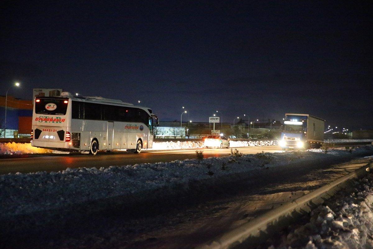 TAG otoyolu yeniden ulaşıma açıldı