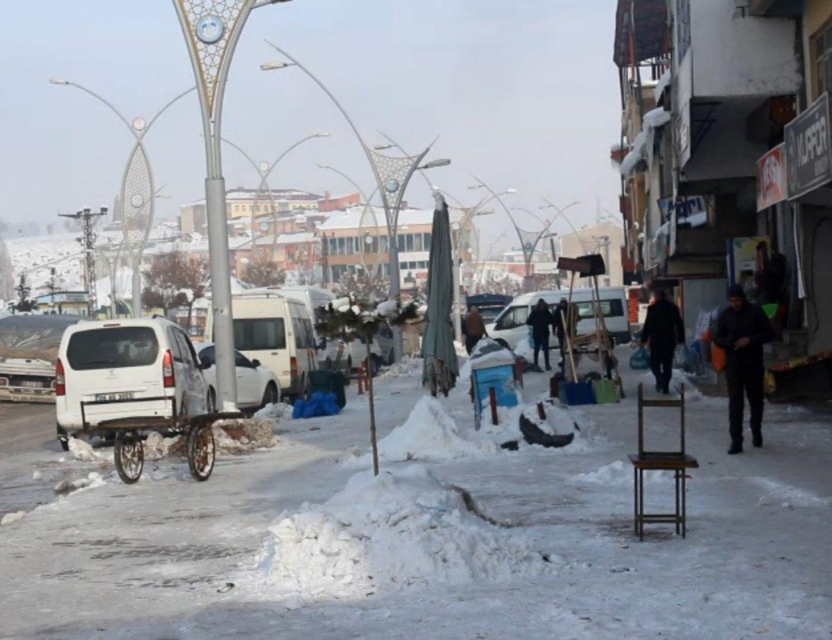 Van'da hava sıcaklığı, eksi 39'u gördü