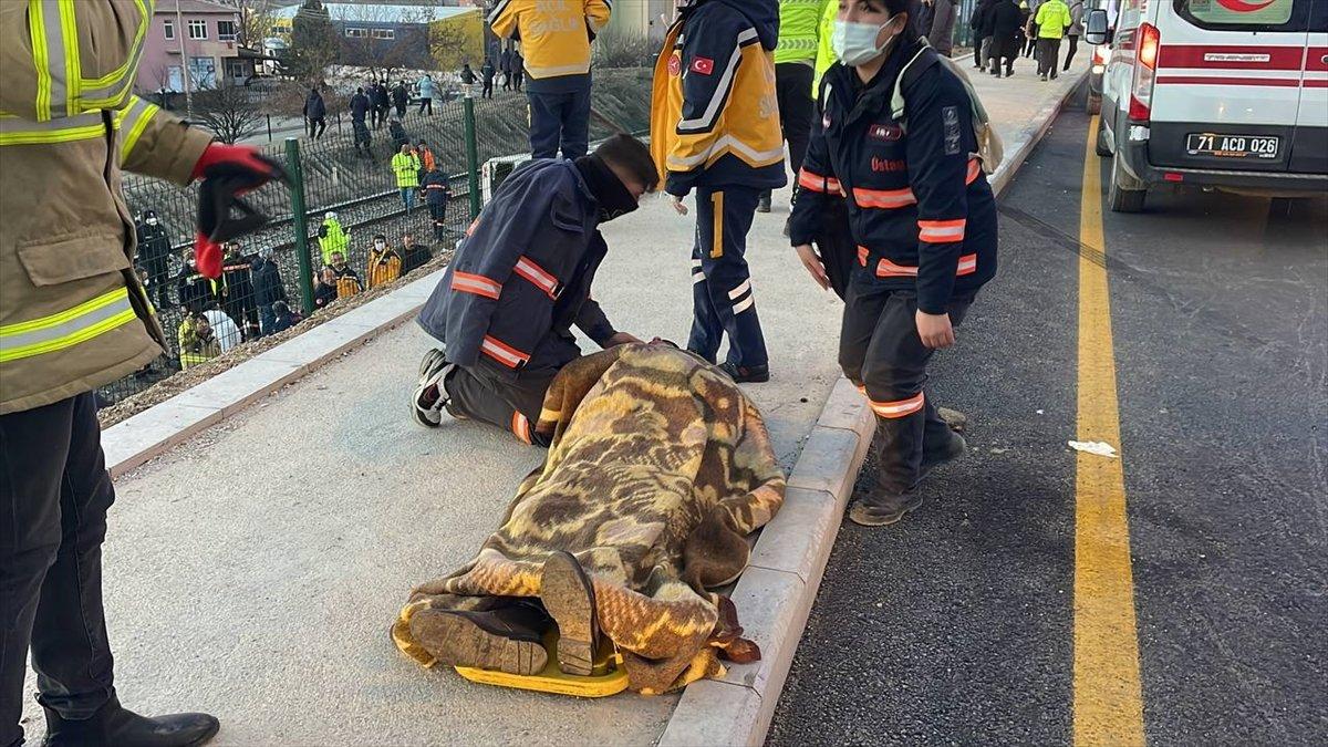 Kırıkkale'de feci kaza: 15 yaralı