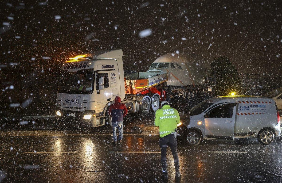 Atatürk Havalimanı'ndaki hurda uçak yurt dışına satıldı