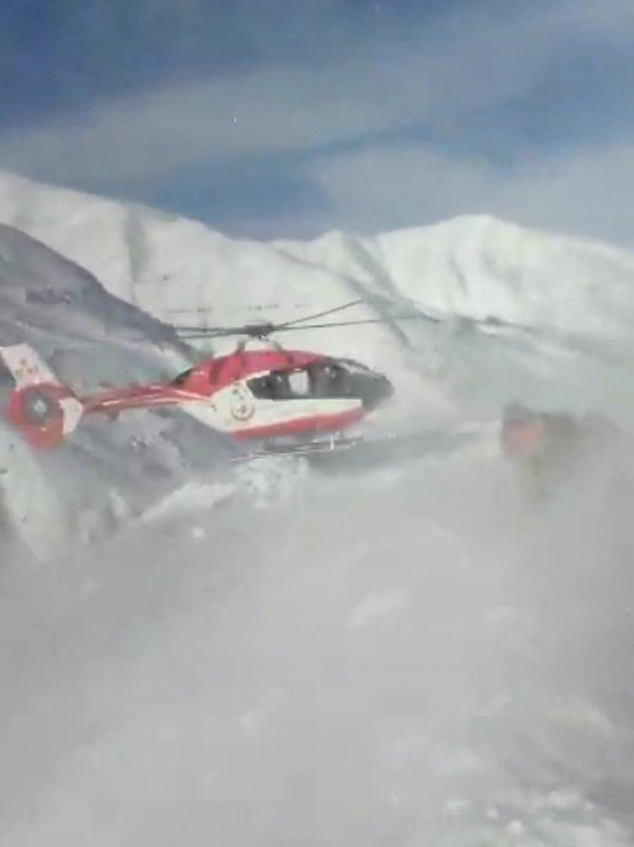 Van'da doğum sancısı tutan anne için seferber olundu