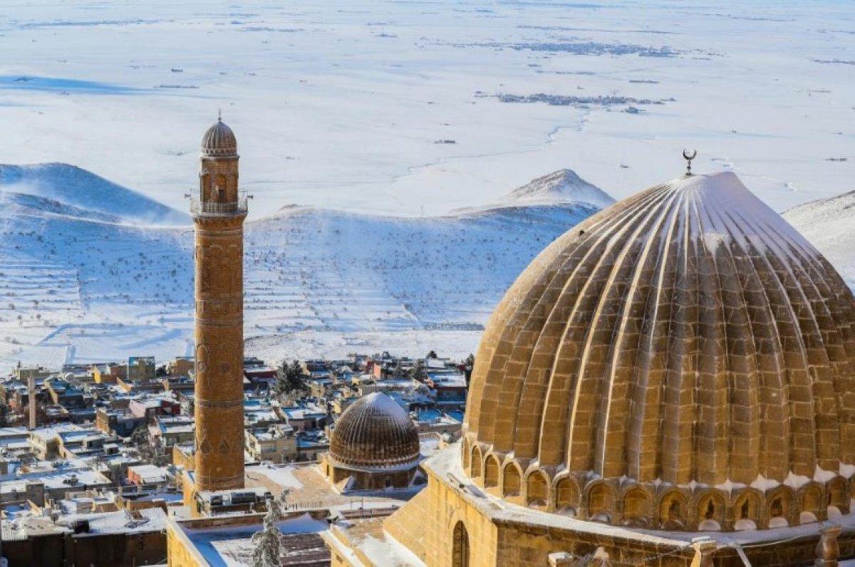 Mardin'de kartpostallık kar manzaraları