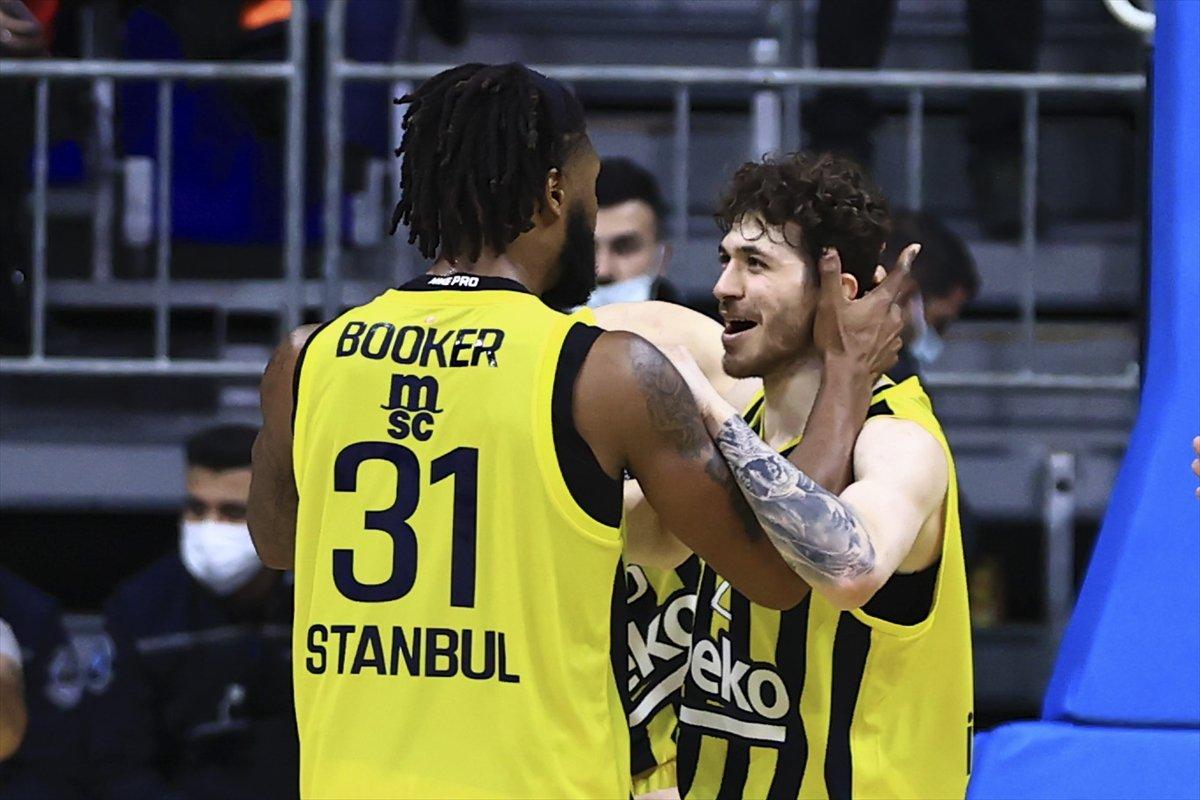 Fenerbahçe EuroLeague'de Zalgiris Kaunas'ı geriden gelerek yendi