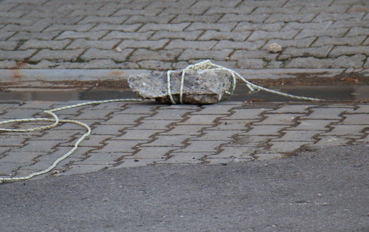 Mersin'de kafasına taş düşen kadın hayatını kaybetti
