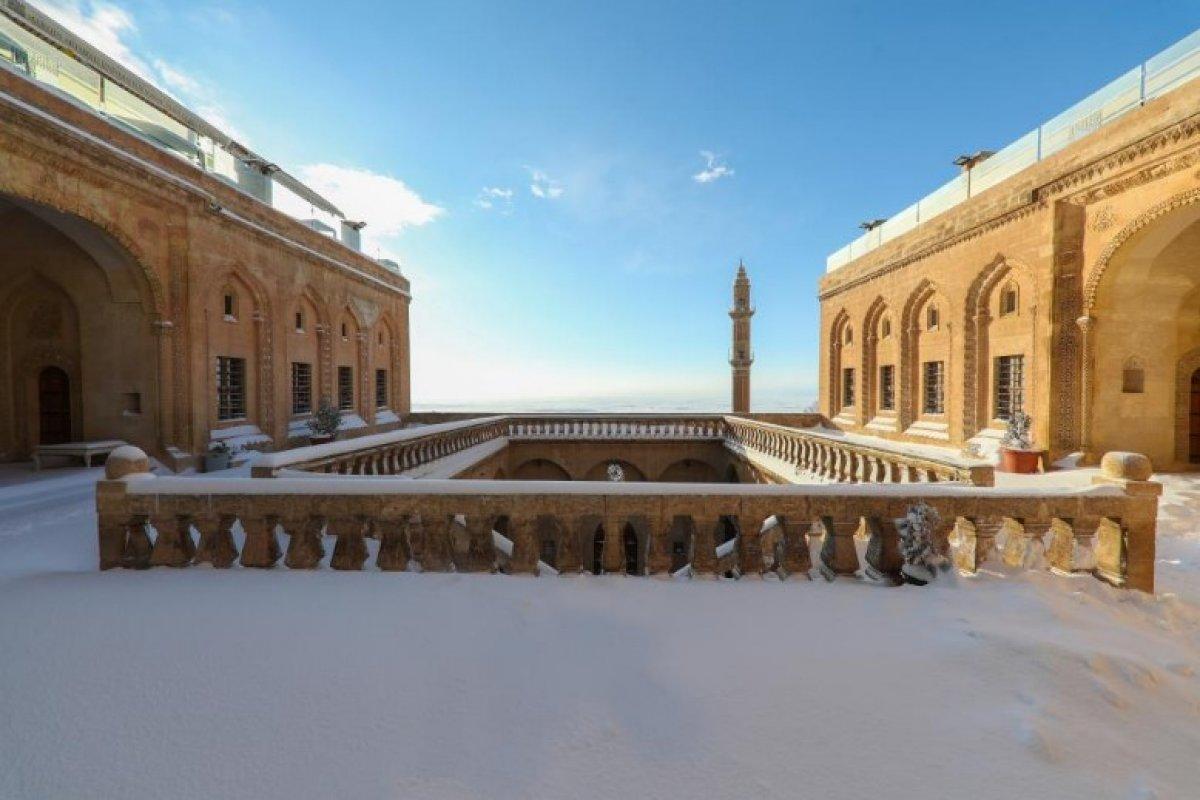 Mardin'de kartpostallık kar manzaraları
