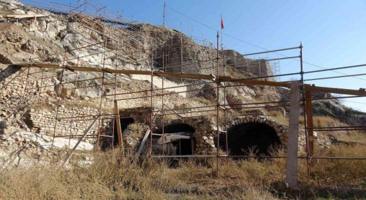 Vampir meraklıları akın ediyor! İşte Kont Drakula'nın Türkiye'de esir tutulduğu kale