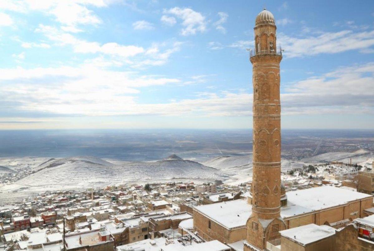 Mardin'de kartpostallık kar manzaraları