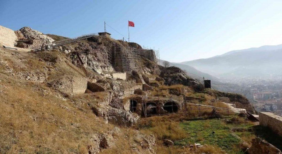 Vampir meraklıları akın ediyor! İşte Kont Drakula'nın Türkiye'de esir tutulduğu kale