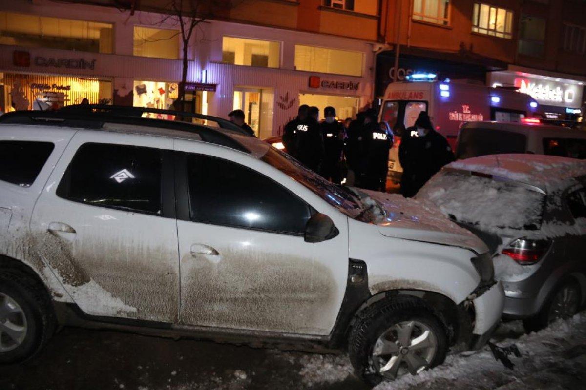 Eskişehir'de alkollü sürücü 5 araca çarparak durabildi