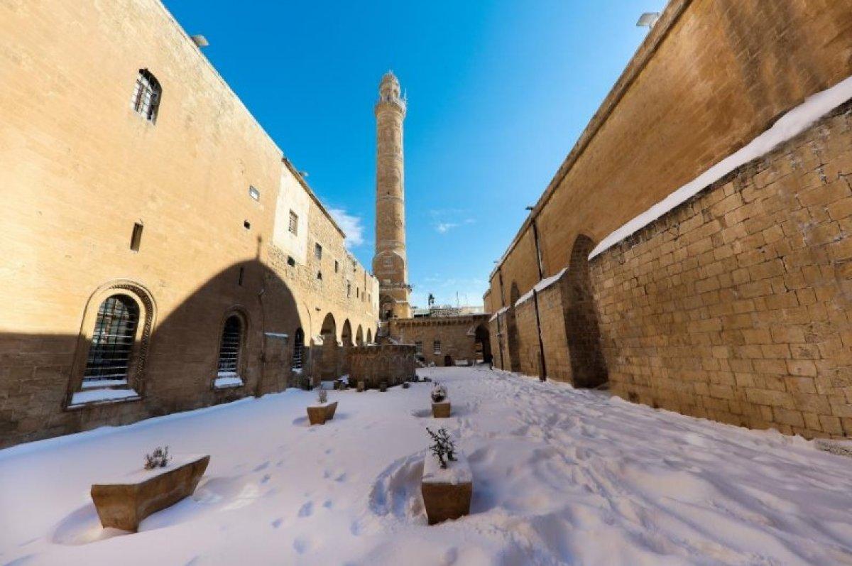 Mardin'de kartpostallık kar manzaraları