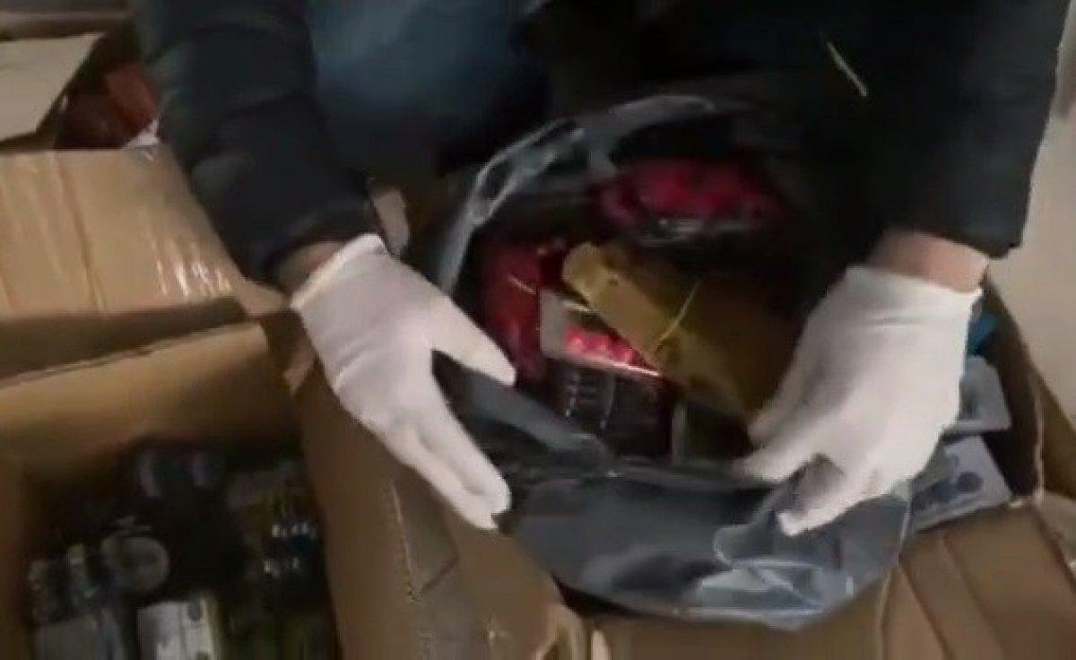 İzmir'de kaçak cinsel performans artırıcı ürünlere operasyon