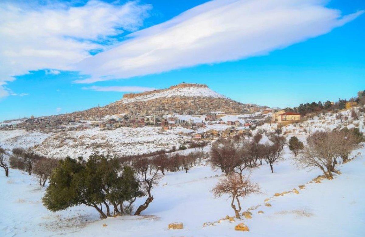 Mardin'de kartpostallık kar manzaraları