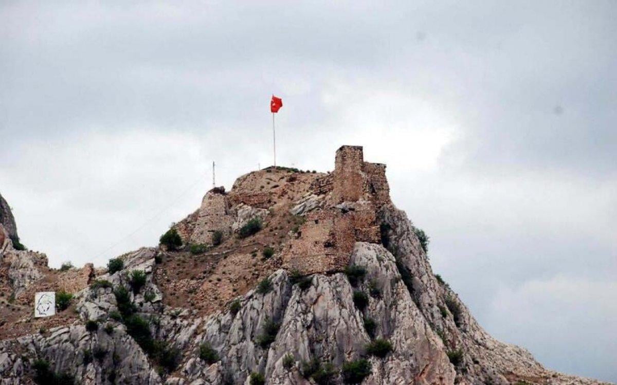 Vampir meraklıları akın ediyor! İşte Kont Drakula'nın Türkiye'de esir tutulduğu kale