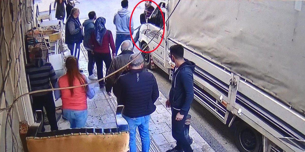 Antalya’da 50 lira için birbirine girdiler