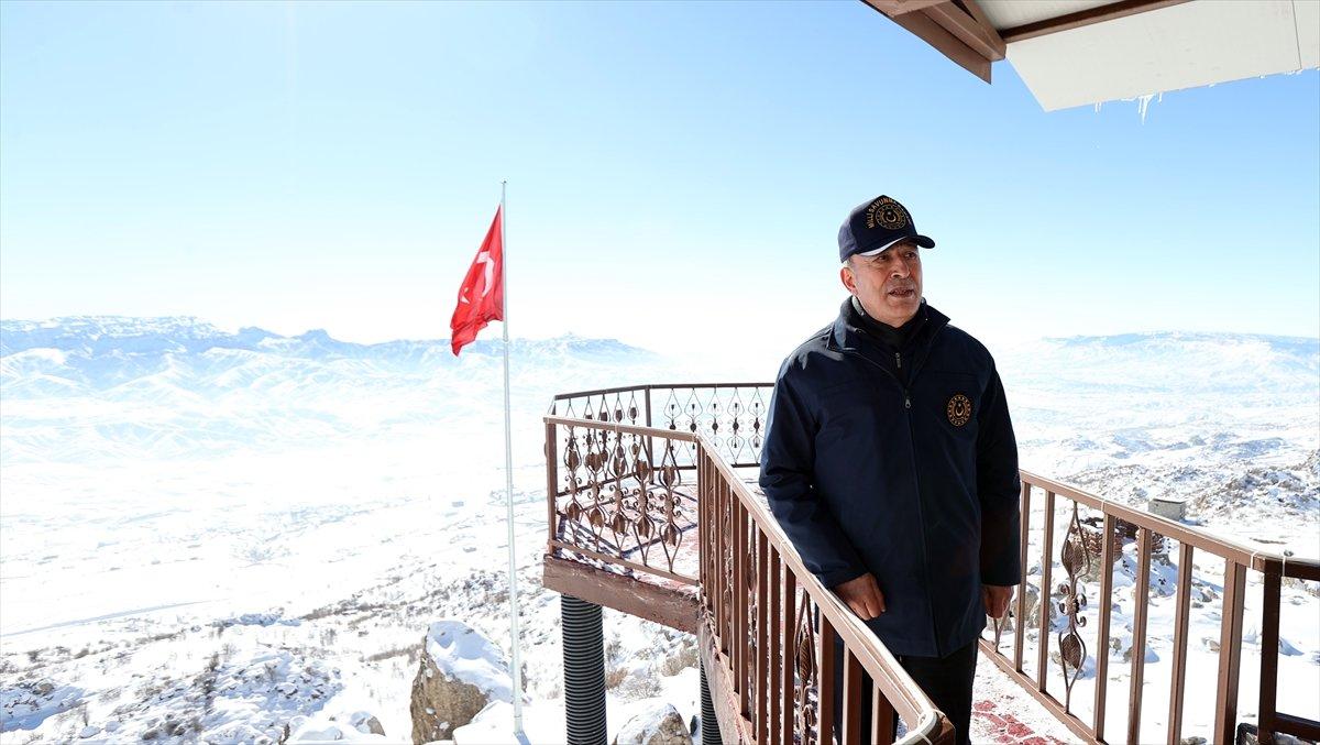 Hulusi Akar, TSK komuta kademesi ile sınırın sıfır noktasında