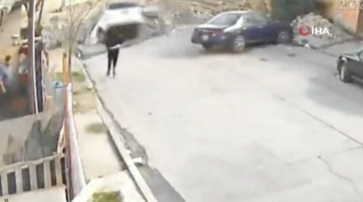 Meksika'da alkollü kadının aracı 3 çocuğuyla çukura düştü