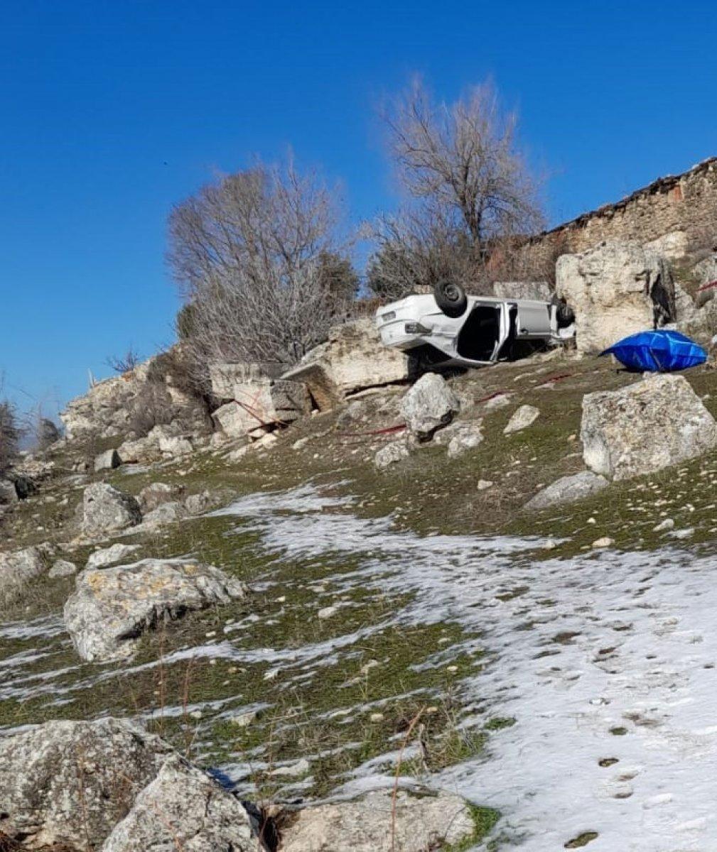 Denizli'de alkollü sürücü uçuruma yuvarlanarak can verdi