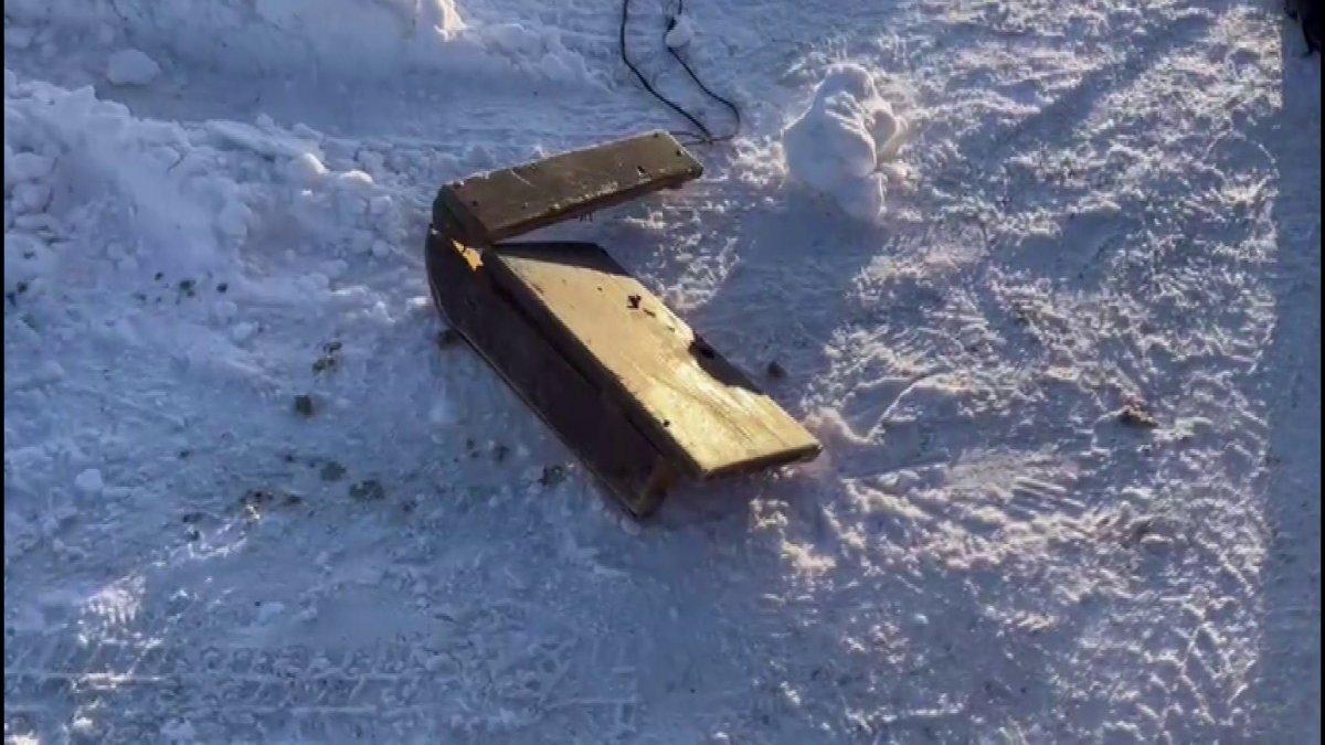 Erzurun'da kızakla kayan iki kardeş otomobilin altında kaldı