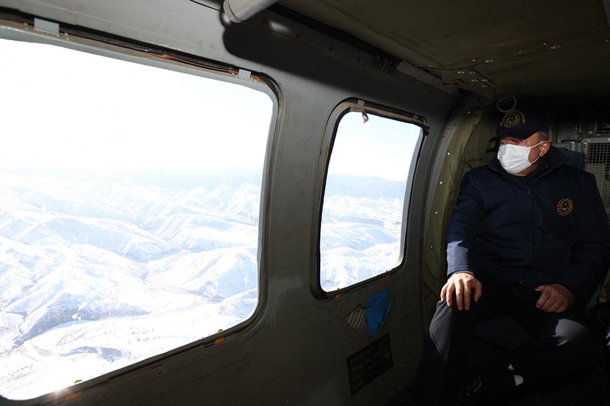 Milli Savunma Bakanı Hulusi Akar Irak sınırında