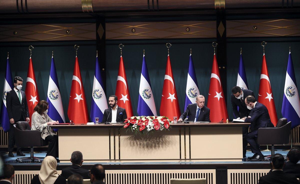 Nayib Bukele'den bir Türkçe espri daha