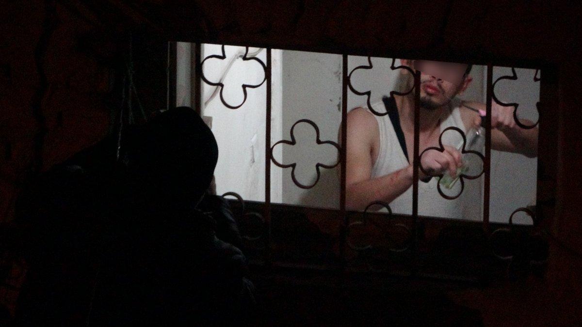 Kayseri'de evi yakmaya çalışan şahıs, bıçakla eşini rehin aldı