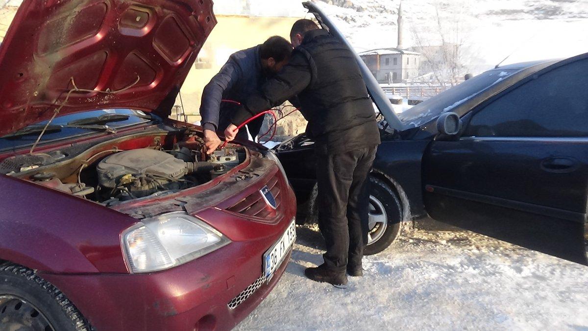 Kars’ta soğuktan her şey dondu
