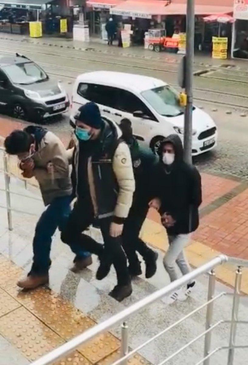 Kocaeli'de uyuşturucu operasyonu : 3 kişi tutuklandı